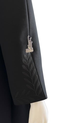 عباية سوداء مطرزه