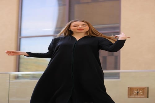 عباية سوداء