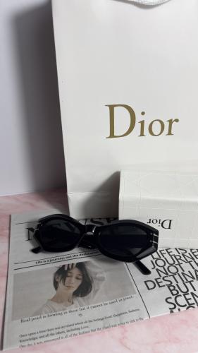 GLASSES DIOR