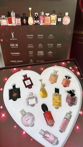 مجموعه هدايا متنوعه من العطور الميني 12 عطر ( صب )...