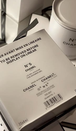 بكج شانيل فاكتوري N5 شاور جل يتكون من 20 مغلف