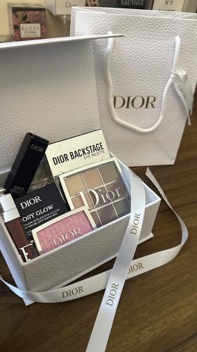 بوكس ميك اب ديور مع كيس + اي شدو + بلاشر + قلوس ا