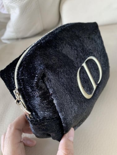 شنطه ميك اب ديور سوداء