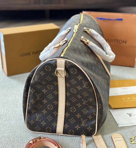 شنطة LV الفاخرة