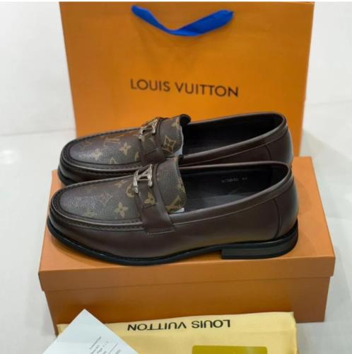 جزمة لويس فيتون