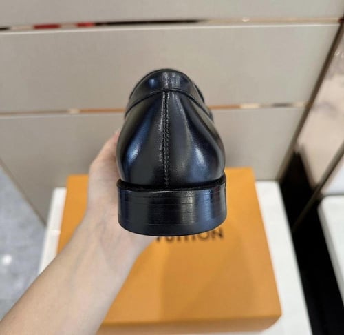 جزمة لويس فيتون رجالي Lv