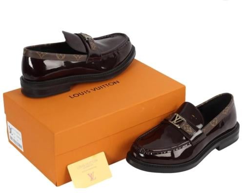 جزمة لويس فيتون