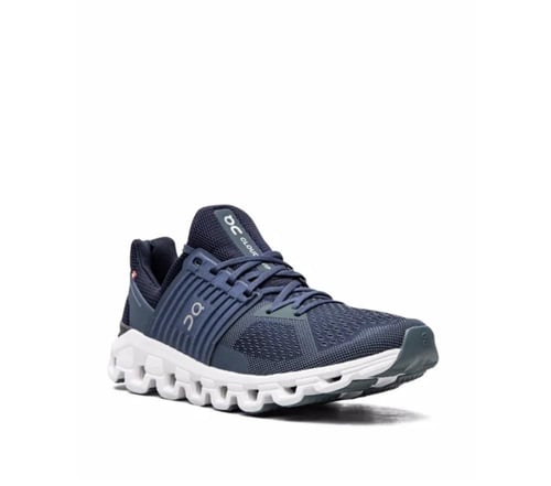 حذاء رياضي كلاود سويفت من أون رانينج رمادي