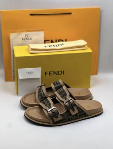 صندل FENDI بني
