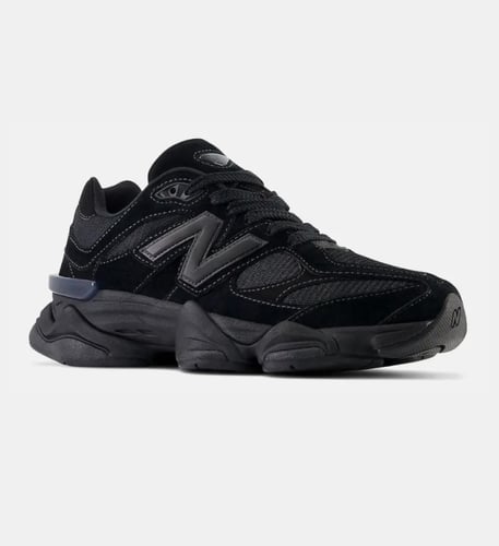 New Balance 9060 Achieves A “Triple Black (مخطط)
