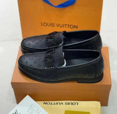 جزمة لويس فيتون