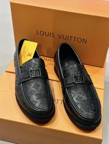 جزمة لويس فيتون