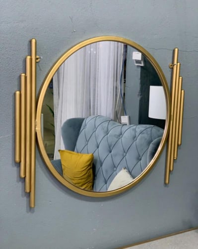 مدخل مع مرايا