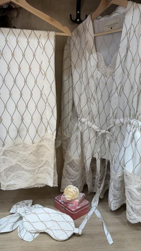 طقم انثوي حرير