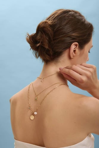 تعليقة شارم نخلة مزينة بالزمرد | شارمدز