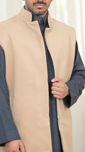 سديريه صوف مطرزه من الامام مع جيوب اماميه