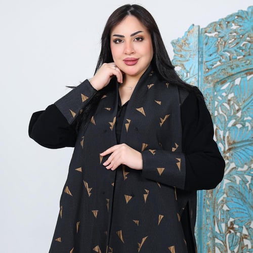 عبايه اسود كلوش مع كسرات وكتافات اضافه الا جاكار م...