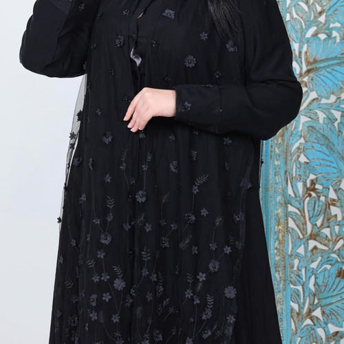 عبايه كلوش اسود واقف اضافة كتافات مع دانتيل مورد م...