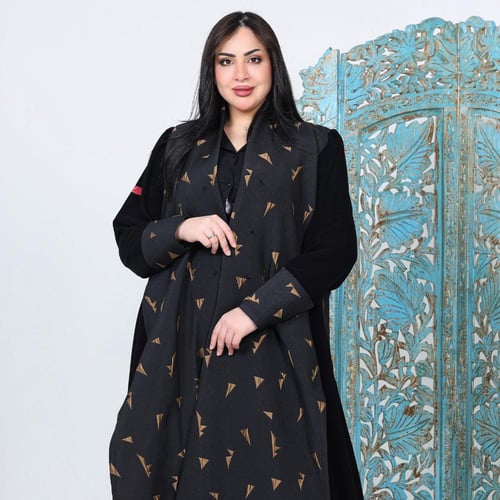 عبايه اسود كلوش مع كسرات وكتافات اضافه الا جاكار م...