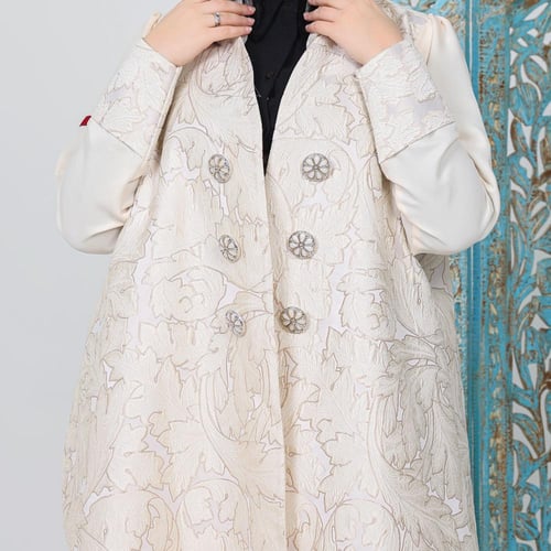 عبايه بيج طبقتين ..طبقه ساده ومشجره مفتوحه من الجو...