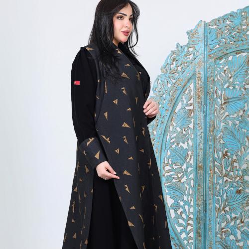 عبايه اسود كلوش مع كسرات وكتافات اضافه الا جاكار م...