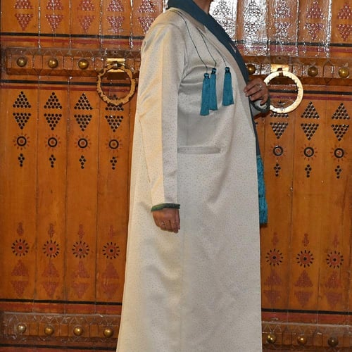 بليزر كريب ملكي مبطن مزين بالهدب مع طرحه باطراف هد...