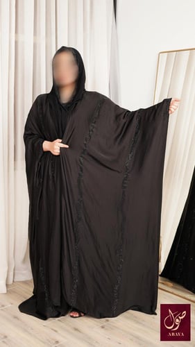 عبايه حرير اسود لامع مع الكرستال