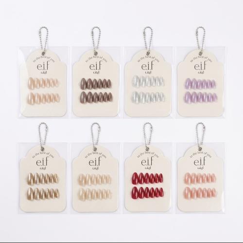 Artificial nails Eve in different colors and distinctive shapes