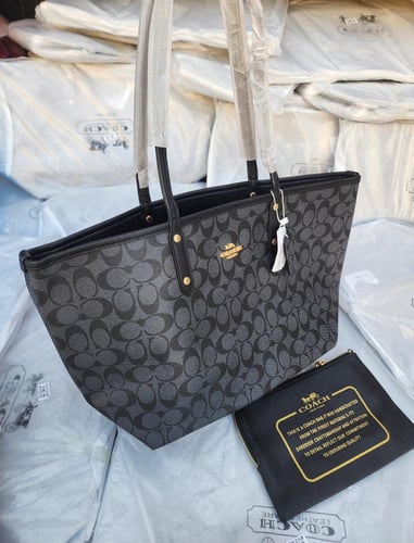 كوتش جامعه توت باق دبل فيس