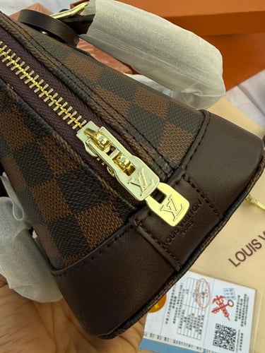 لويس فيتون مربعات