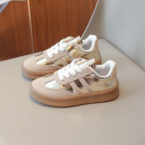 أحذية رياضية