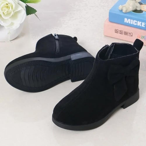 أحذية رياضية جلد