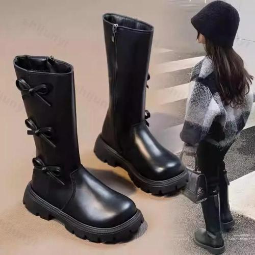 أحذية طويلة بولي