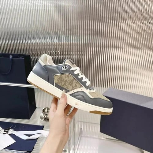 أحذية رياضية جلدية كلاسيكية