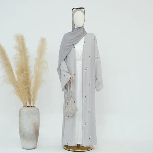 عباية مطرزة للنساء