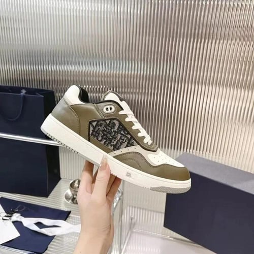 أحذية رياضية جلدية كلاسيكية