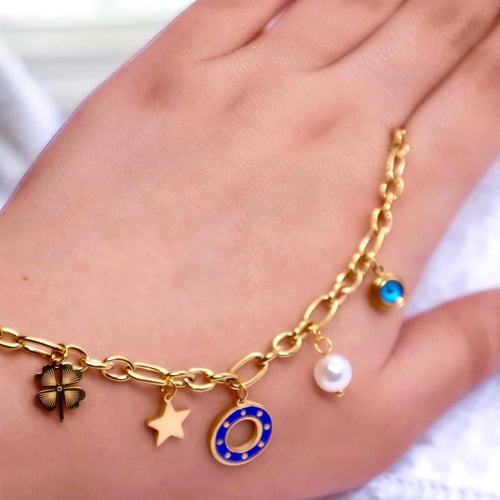 أساور منوعة