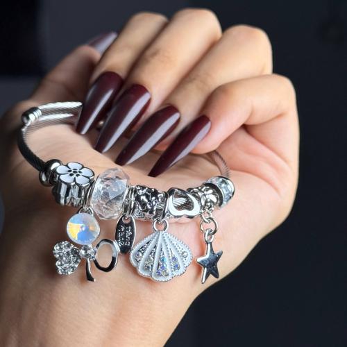 Soft bracelet formations (14)