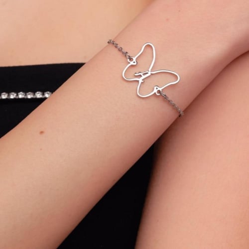 تفصيل سلسال + اسورة على شكل فراشة يتوسطه حررف