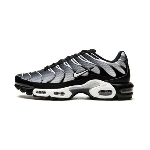 Nike Air Max Black and white