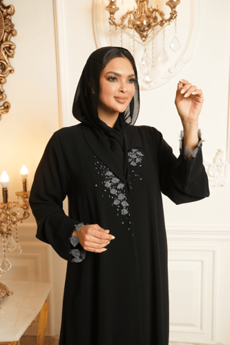 عباية كريب فرنسي مع اورقنزا سماوي وخرز ازرق وفضي م...