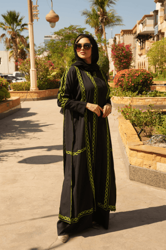 عباية لينن مشغوله يدوياً بخيط اخضر حرير