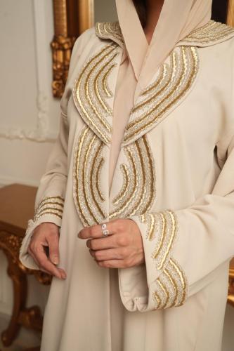 عباية بيج ملكي كريب ايطالي راقي مع تطريز يدوي بخيط...