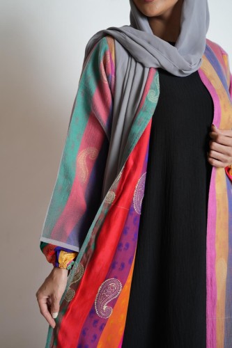 عباية حصرية بكساء رمادي أنيق