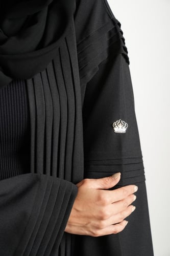 عباية مميزة بكسرات عملية كريب ياباني