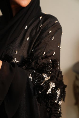 عباية اسود كيب ثل اورقنزا ايطالي راقي مع تطريز يدو...