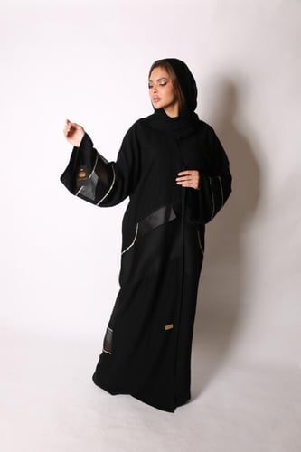 عباية ياباني عمليه مميزه مع ثل أنيق