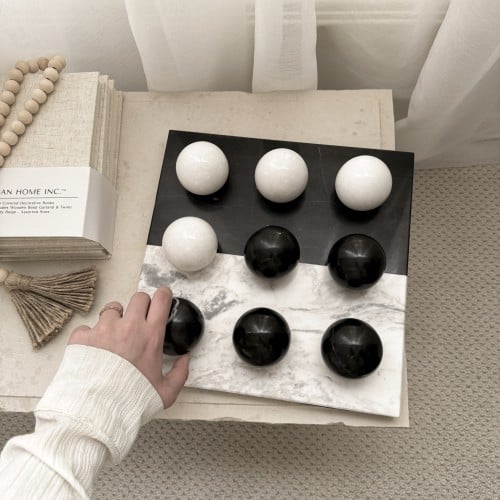 A masterpiece of marble circles