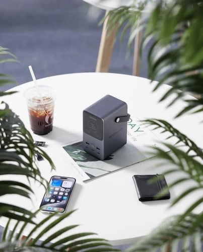 يوجرين بطارية متنقلة بـ 3 منافذ USB-C ومنفذين USB...