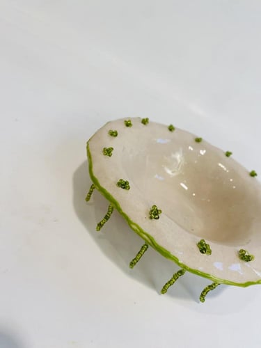 وعاء سيراميك بالخرز - صغير